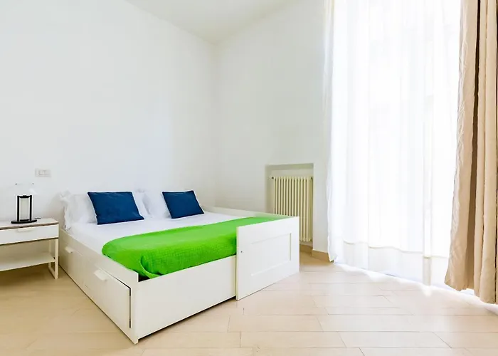 Apartment With Balcony In Palazzo Diaz By Wonderful Italy