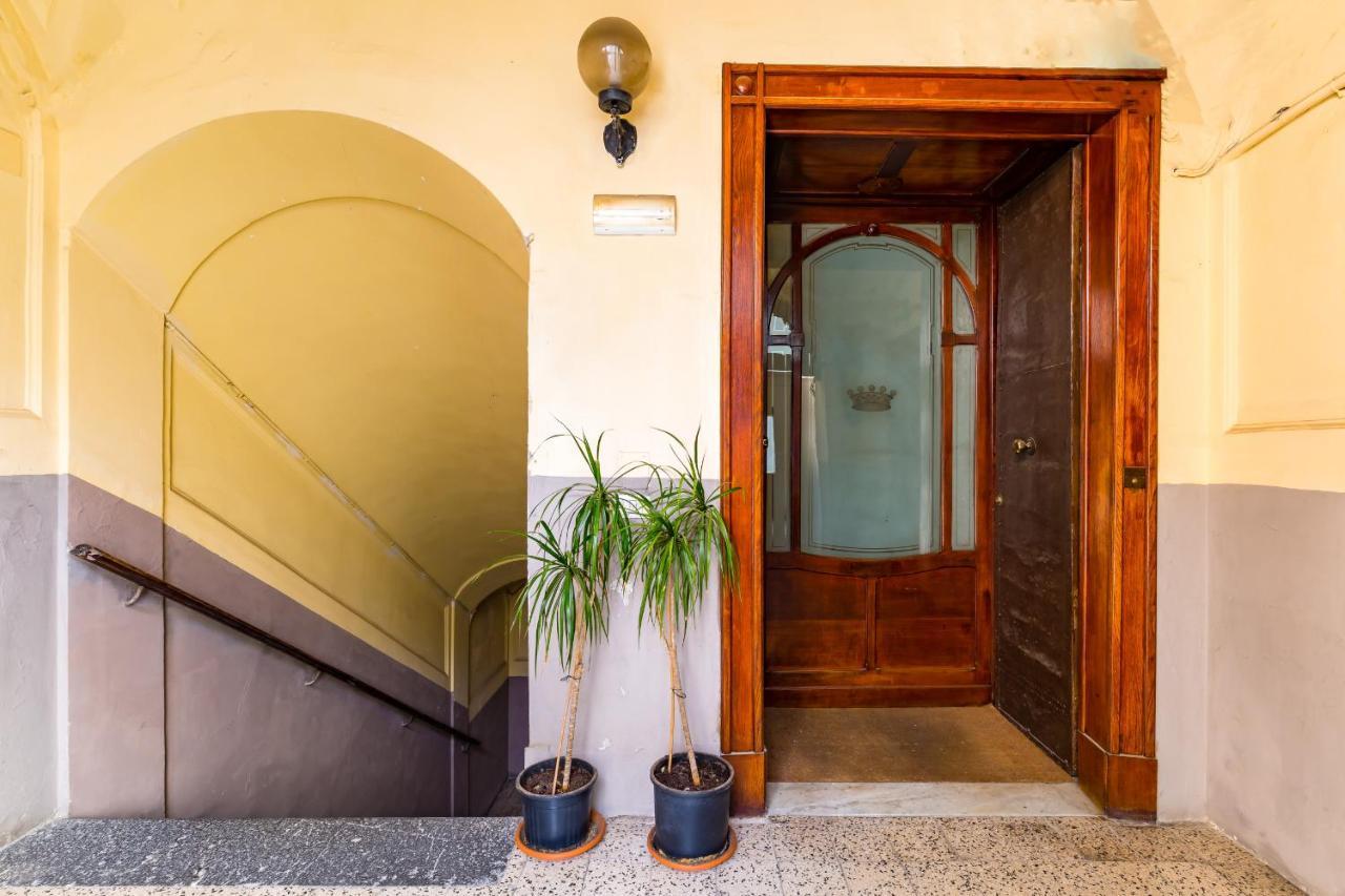 With Balcony In Palazzo Diaz By Wonderful Italy * Napoli